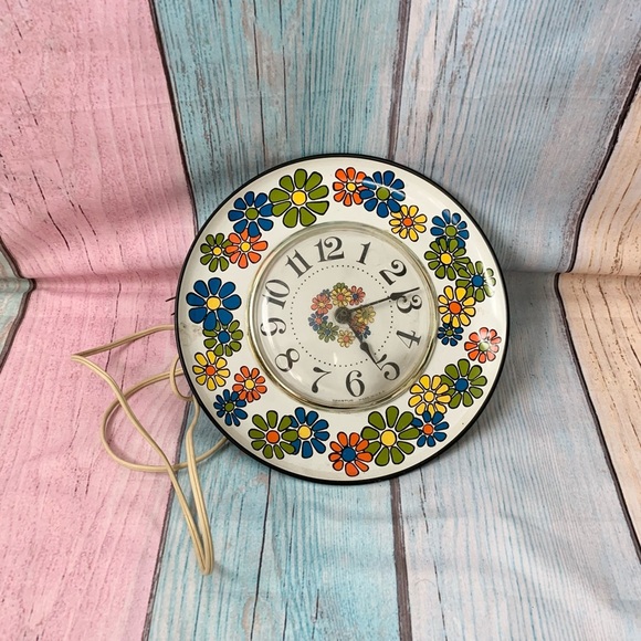 Vintage spartus flowers metal wall clock plug in - Picture 1 of 10